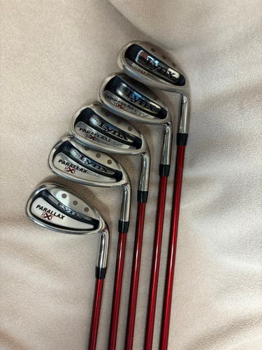 Men's Lynx Parallax Right Handed Iron Set Regular Flex 5 Pieces Graphite Shaft (Used)
