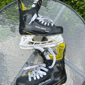 Bauer Supreme M4 Hockey Skates Regular Width Size 4 (Used)