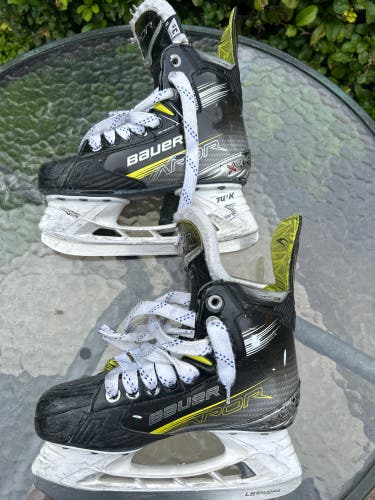 2023 Bauer Vapor X4 Hockey Skates Regular Width Size 3.5 (Used)
