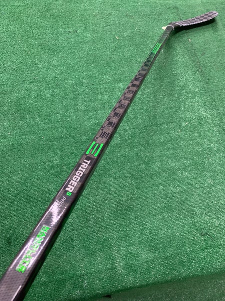 Intermediate CCM JetSpeed FT5 Pro Hockey Stick Right Handed P88 (Used) 63.5"