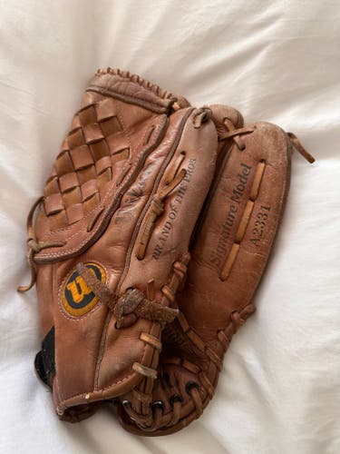 Wilson RH Baseball Glove 12" (Used)