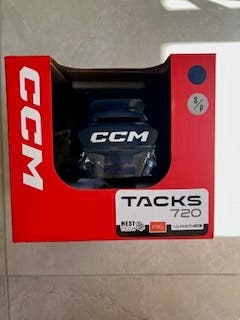 Small CCM Tacks 720 Helmet (New)