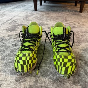 Men's  6Y (Big Kids / Youth) Under Armour High Top Molded Cleats (Used)