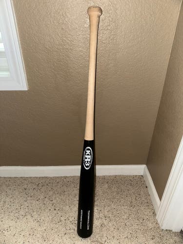 *NEW* KR3 Professional C243 Maple Wood Bat 33.5/30.5 (-3)