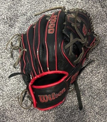 Wilson RH Infield A1000 Baseball Glove 11" (Used)