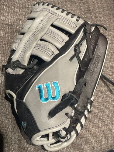 Wilson A500 RH Baseball Glove 12.5" (Used)