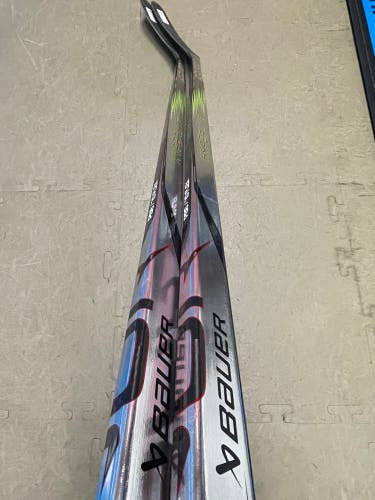 Senior Bauer Vapor Hyperlite 2 Left Hand Hockey Stick P88 (New) - 2 Pack