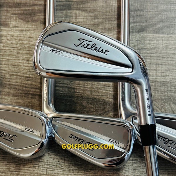 2023 Titleist T200 Iron Set 4-PW / AMT Black Steel, Regular Flex (411)