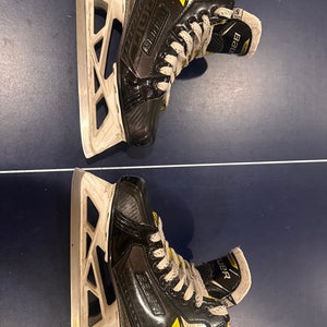 Bauer Supreme 3S Hockey Goalie Skates Regular Width Size 5 (Used)