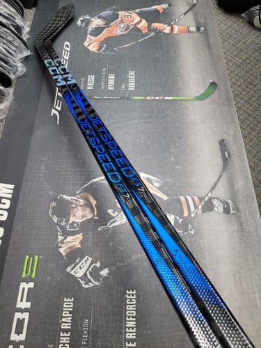 2 PACK | P28 | 70 Flex NEW! Senior CCM Jetspeed FT7 Pro Right Handed Hockey Stick Pro Stock
