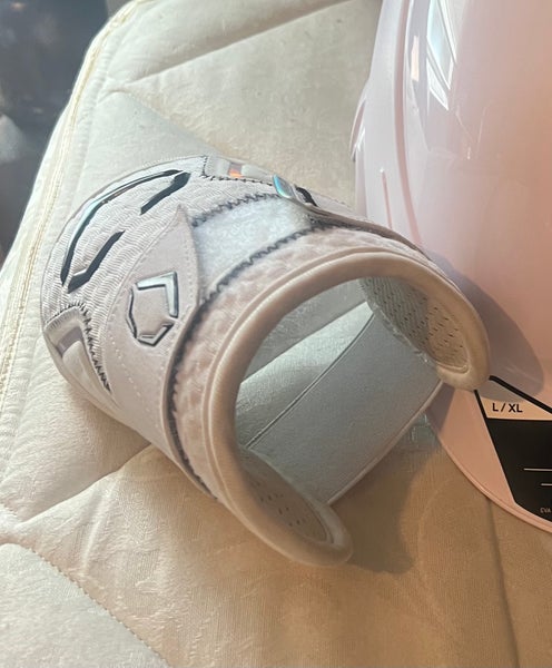 White Junior EvoShield Elbow Guard Elbow Protection (Used)