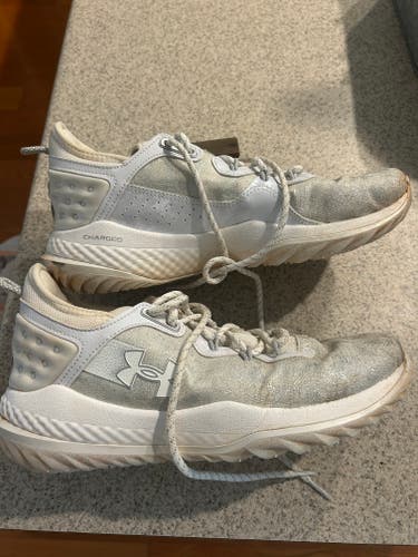 White Men's Size M 10.5 (W 11.5) Adult Under Armour Low Top Turf Cleats (Used)