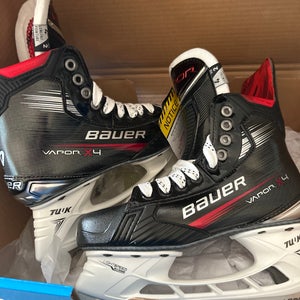 Bauer Vapor X4 Hockey Skates Size 4 Fit 2 (New)