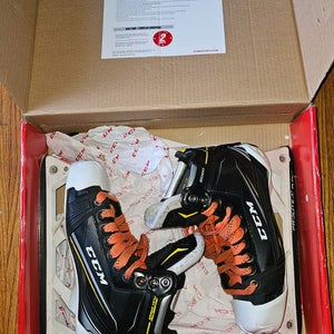 CCM Tacks 9080 Hockey Goalie Skates Extra Wide Width 7 (Used)