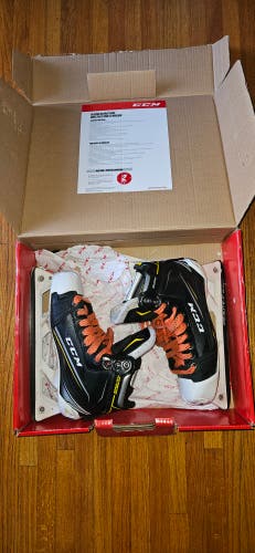 CCM Tacks 9080 Hockey Goalie Skates Extra Wide Width 7 (Used)