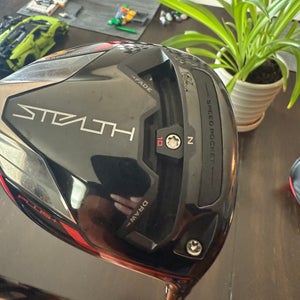 TaylorMade Stealth Plus Right Handed Driver Extra Stiff Flex Loft 8 (Used)