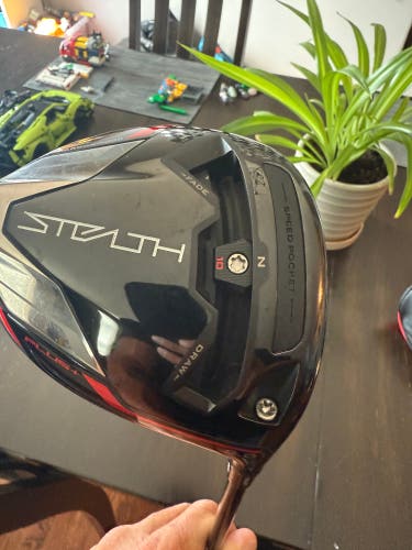 TaylorMade Stealth Plus Right Handed Driver Extra Stiff Flex Loft 8 (Used)