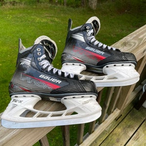 2022 Bauer Vapor X3 Hockey Skates Extra Wide Width 7 (Used)