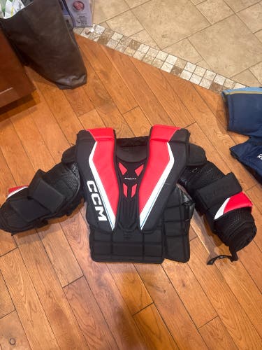 Large CCM Eflex 6.9 Goalie Chest Protector (Used)