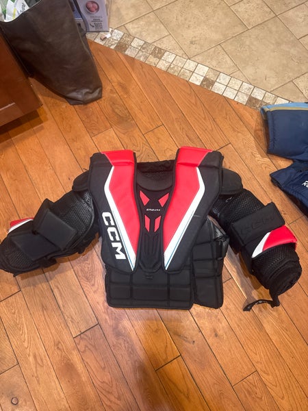 Large CCM Eflex 6.9 Goalie Chest Protector (Used)