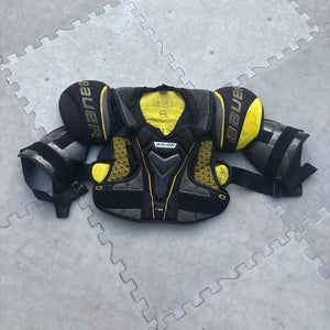 Men's Medium Senior Bauer Supreme 1S Shoulder Pads (Used)