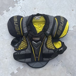 Medium Junior Bauer Supreme 1S Shoulder Pads (Used)