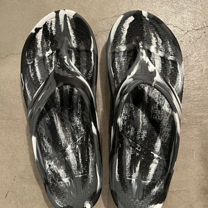 Gray Unisex Size M 9.0 (W 10.0) Adult Sandals