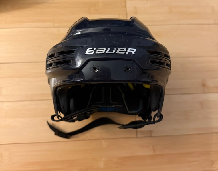 Medium Bauer Re-Akt 200 Helmet (Used)