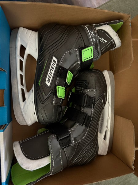 Bauer Hockey Skates 10 (Used)