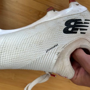 White Unisex Size M 10.0 (W 11.0) New Balance Furon V7 Cleats (Used)