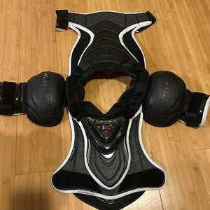 Medium Junior Bauer Vapor 1X Shoulder Pads (Used)