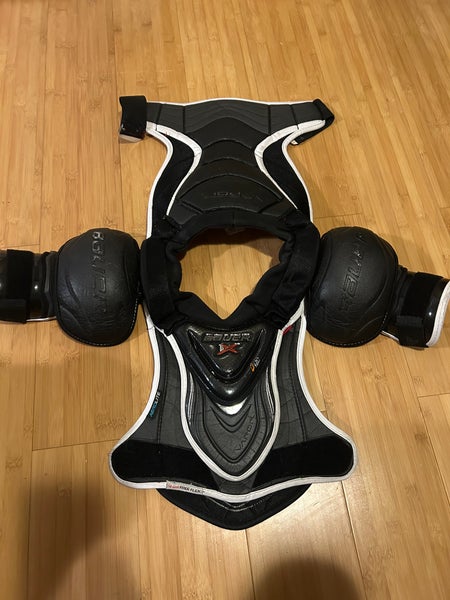Medium Junior Bauer Vapor 1X Shoulder Pads (Used)