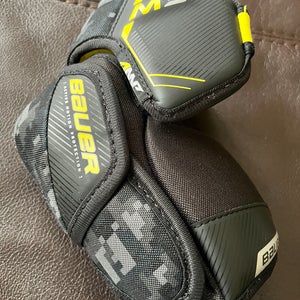 Medium Junior Bauer Supreme M3 Elbow Pads