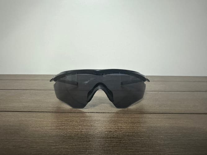 Men's Medium/Large Oakley M Frame Sunglasses (New)