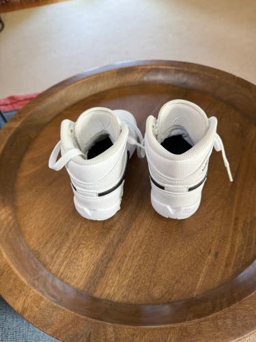 White Kid's 11K (Little Kids) Youth Air Jordan High Top Molded Cleats (New)