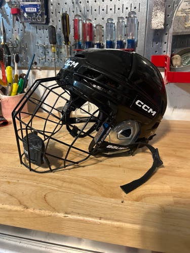 Medium CCM Tacks 720 Helmet  (Used)