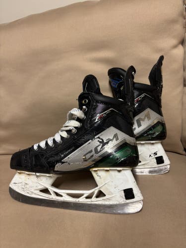 2023 CCM JetSpeed FT6 Pro Custom Hockey Skates Narrow Width Pro Stock 8.25 (Used)