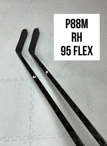 Senior(2x)Right P88M 95 Flex ProBlackStock™ Unbranded Blackouts Pro Stock Nexus Hockey Sticks
