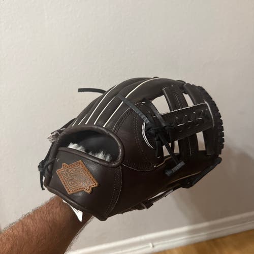 Gloveworks 11.5 inch baseball glove