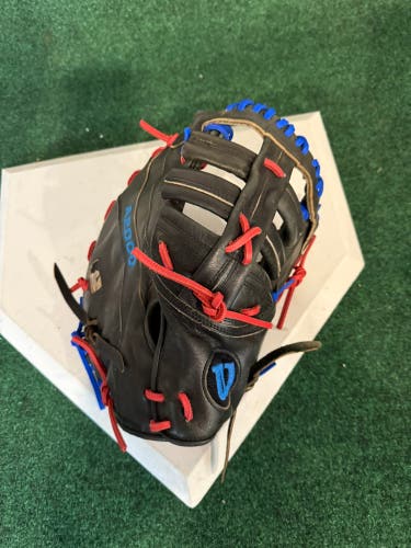 Wilson A2000 RH First Base Baseball Glove 12" (Used)