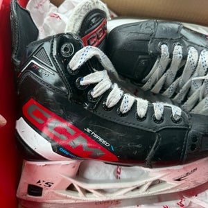 CCM JetSpeed FT670 Hockey Skates Regular Width Size 3 (Used)