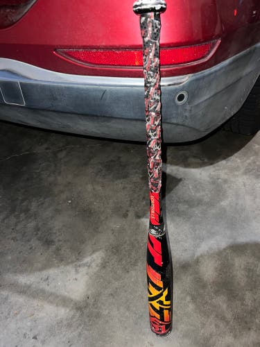 Louisville Slugger LXT Composite Bat (-11) 18 oz 28" (Used)