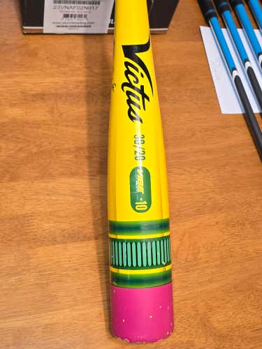 Victus Pencil - 30"/20oz (-10) USA Bat: VSVIBP10USA - Little League bat. Great Condition.