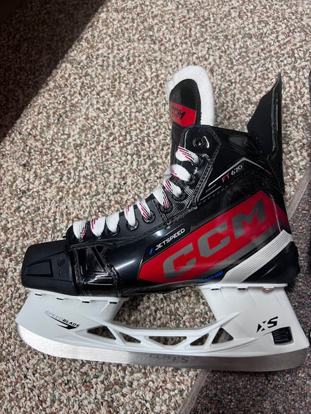 CCM JetSpeed FT670 Hockey Skates Regular Width 8 (New)