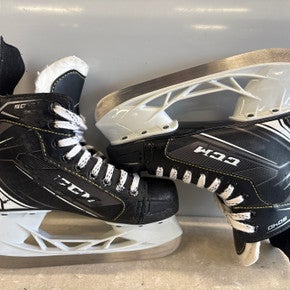 Used CCM TACKS 9040 Junior Hockey Skate Junior 03 11858-S000078970
