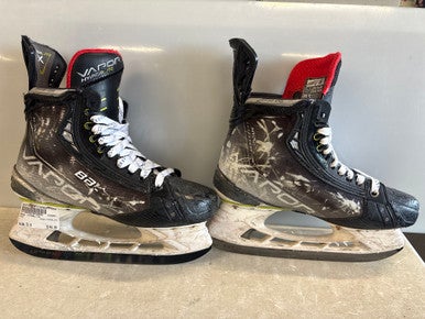 Used Bauer HYPERLITE Intermediate Hockey Skate Intermediate 5.0 11858-S000078953