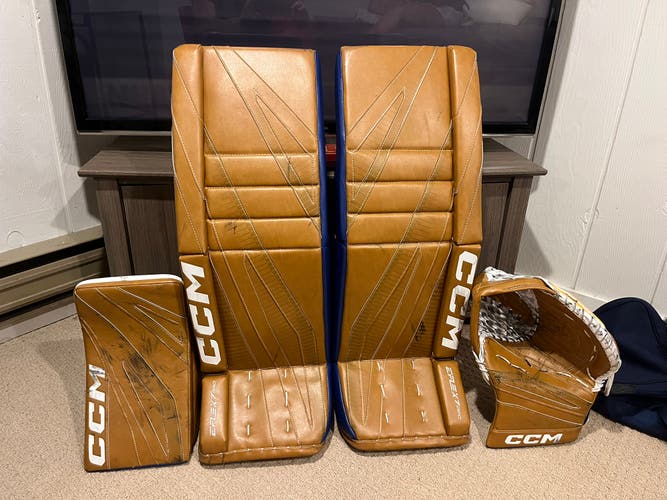 33" 2025 CCM Goalie Leg Pads Pro Stock (Used)