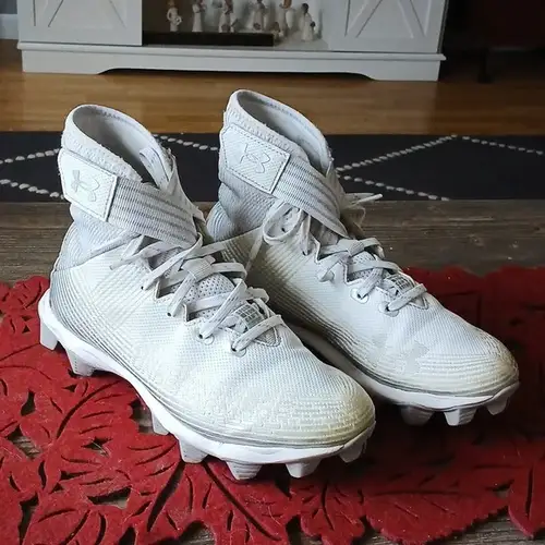 Unisex 6Y (Big Kids / Youth) Under Armour High Top Molded Cleats (Used)