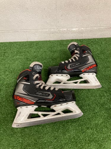 Intermediate Bauer Vapor X2.7 Hockey Goalie Skates Regular Width Size 5 (Used)