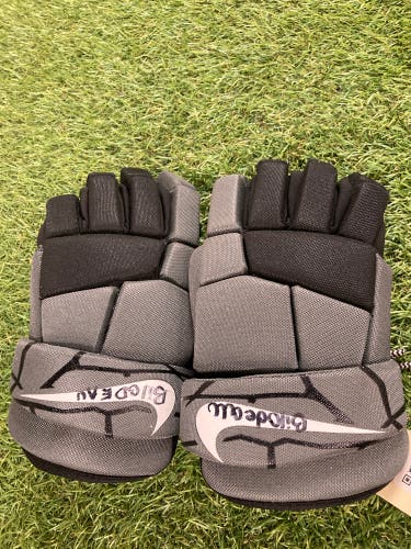 Gray Nike Vapor Lacrosse Gloves Medium (Used)